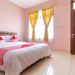 Oyo 2456 Purnama House Kuta Hotel Kuta Lombok