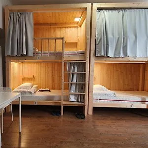 7brunnen Beds & Hostal Viena